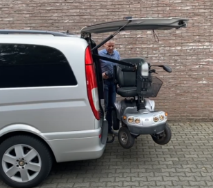 Scootmobiel opbergen auto